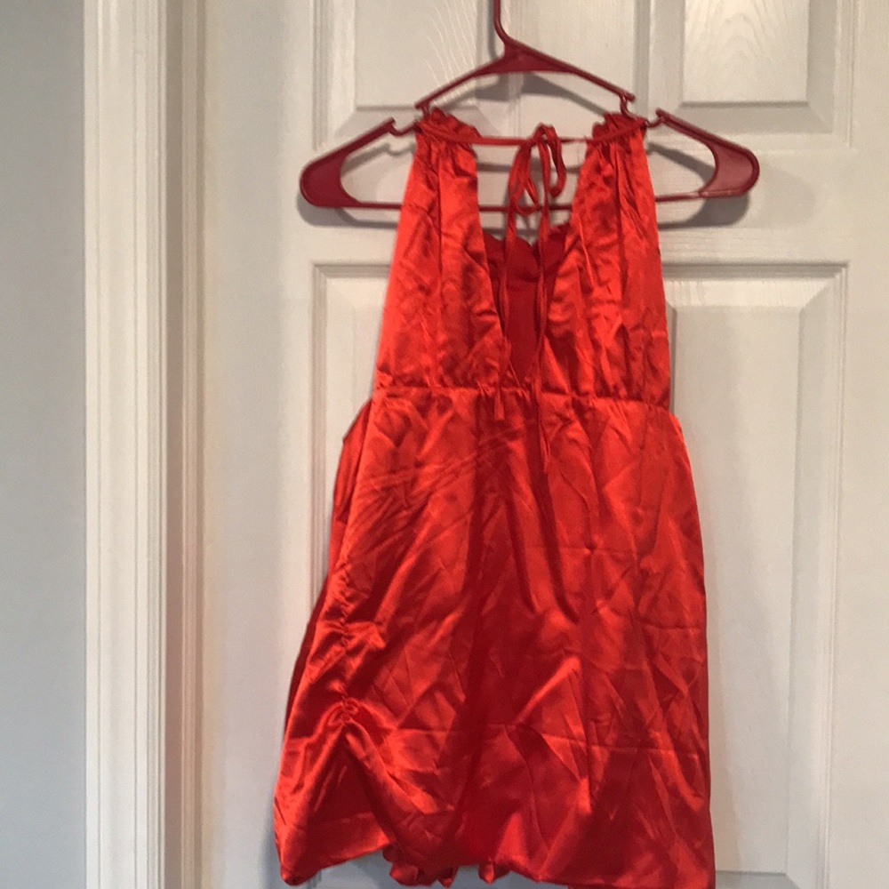 Red rose top - Picture 4 of 5